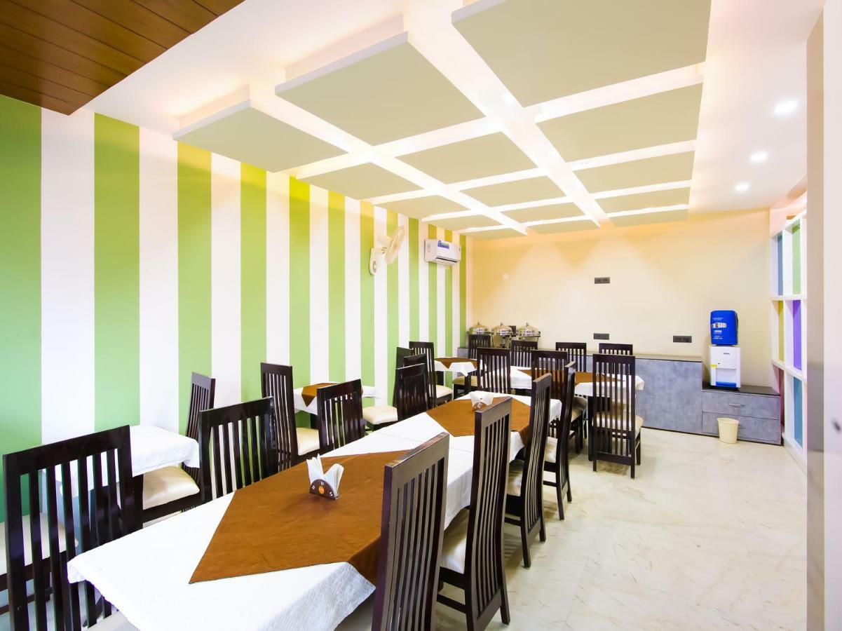 Hotel Grand Sparrow Inn Агра Экстерьер фото