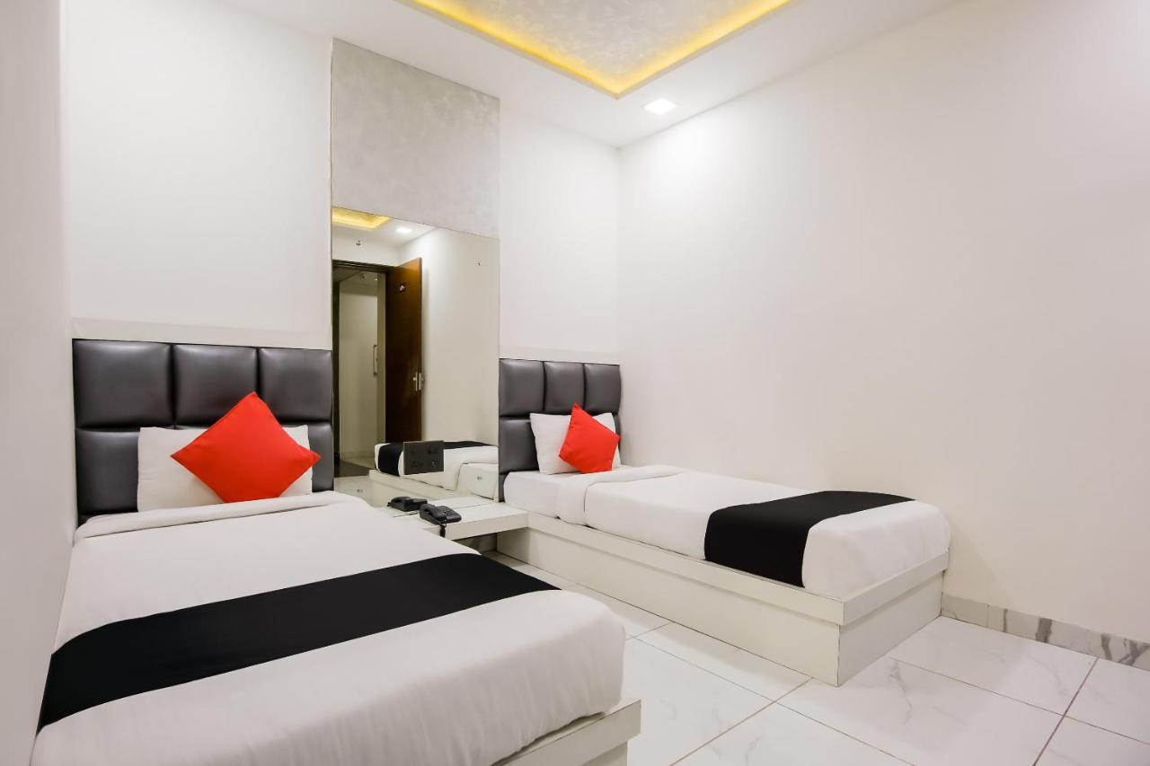Hotel Grand Sparrow Inn Агра Экстерьер фото