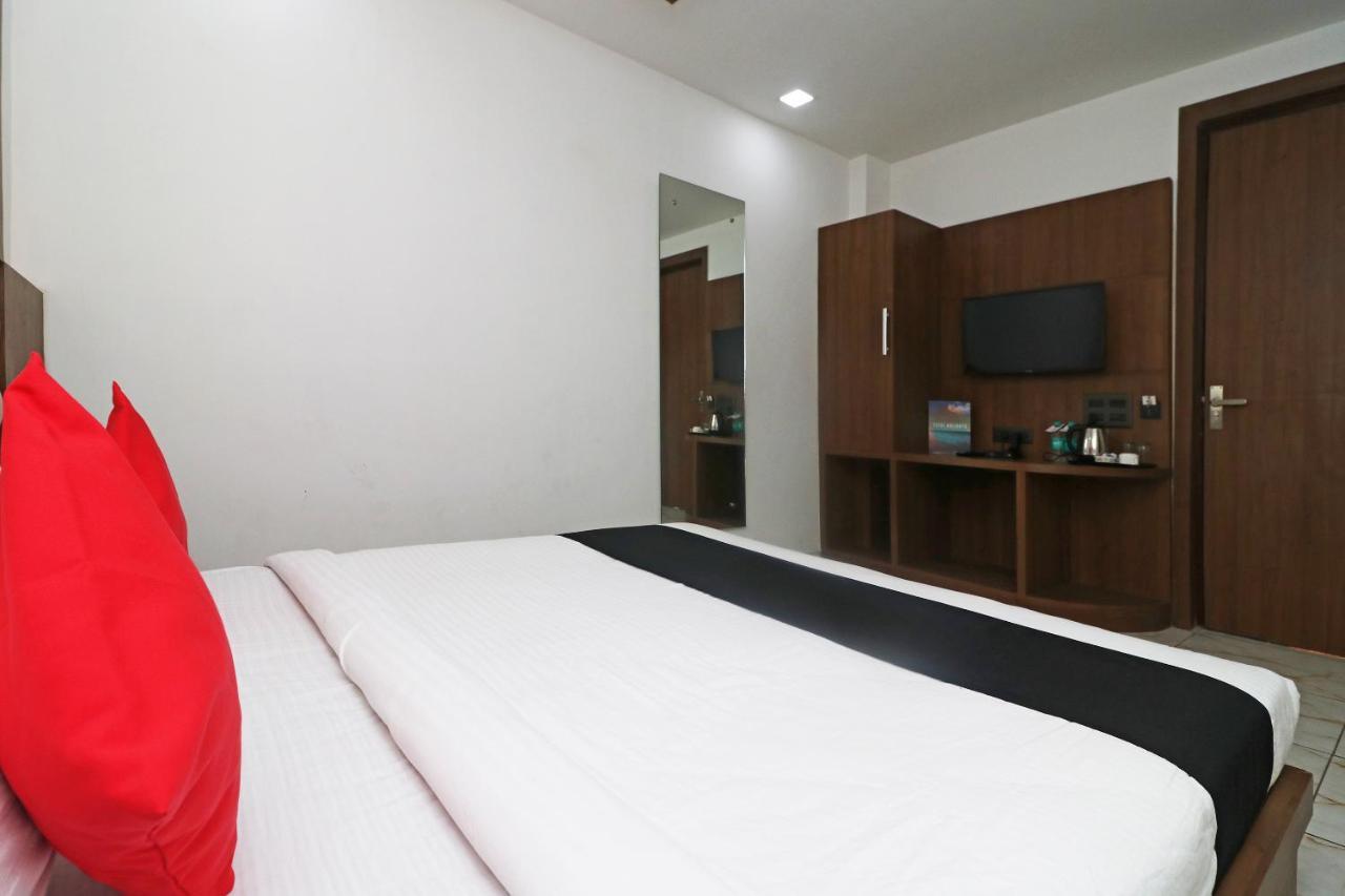Hotel Grand Sparrow Inn Агра Экстерьер фото
