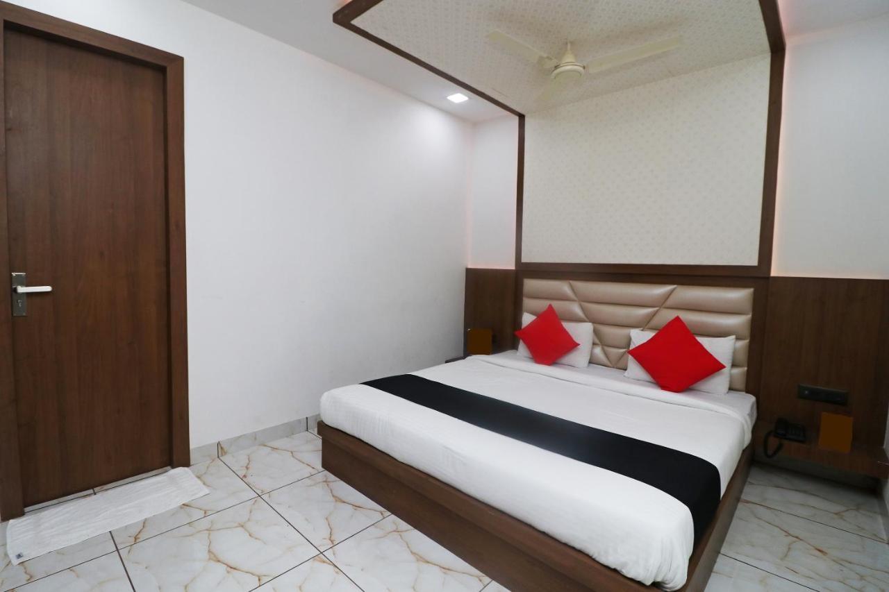 Hotel Grand Sparrow Inn Агра Экстерьер фото